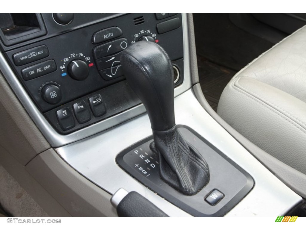 2009 Volvo S60 2.5T Transmission Photos