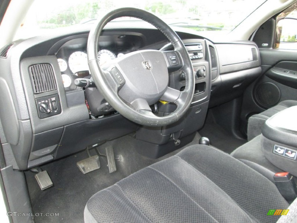 2004 Ram 1500 SLT Sport Quad Cab 4x4 - Bright White / Dark Slate Gray photo #16