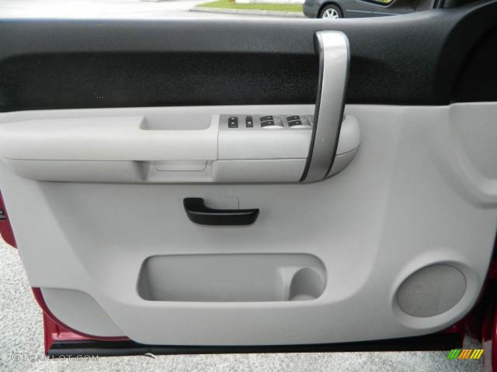 2007 Chevrolet Silverado 1500 LT Crew Cab Light Titanium/Ebony Black Door Panel Photo #81516285