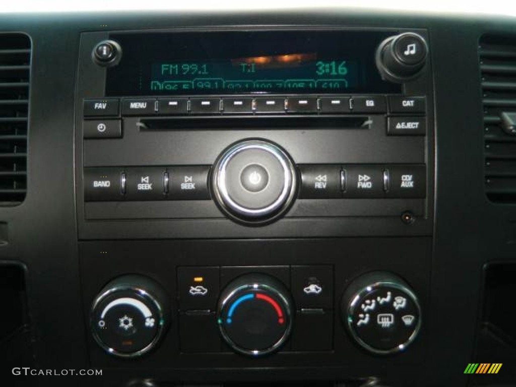 2007 Chevrolet Silverado 1500 LT Crew Cab Controls Photo #81516322