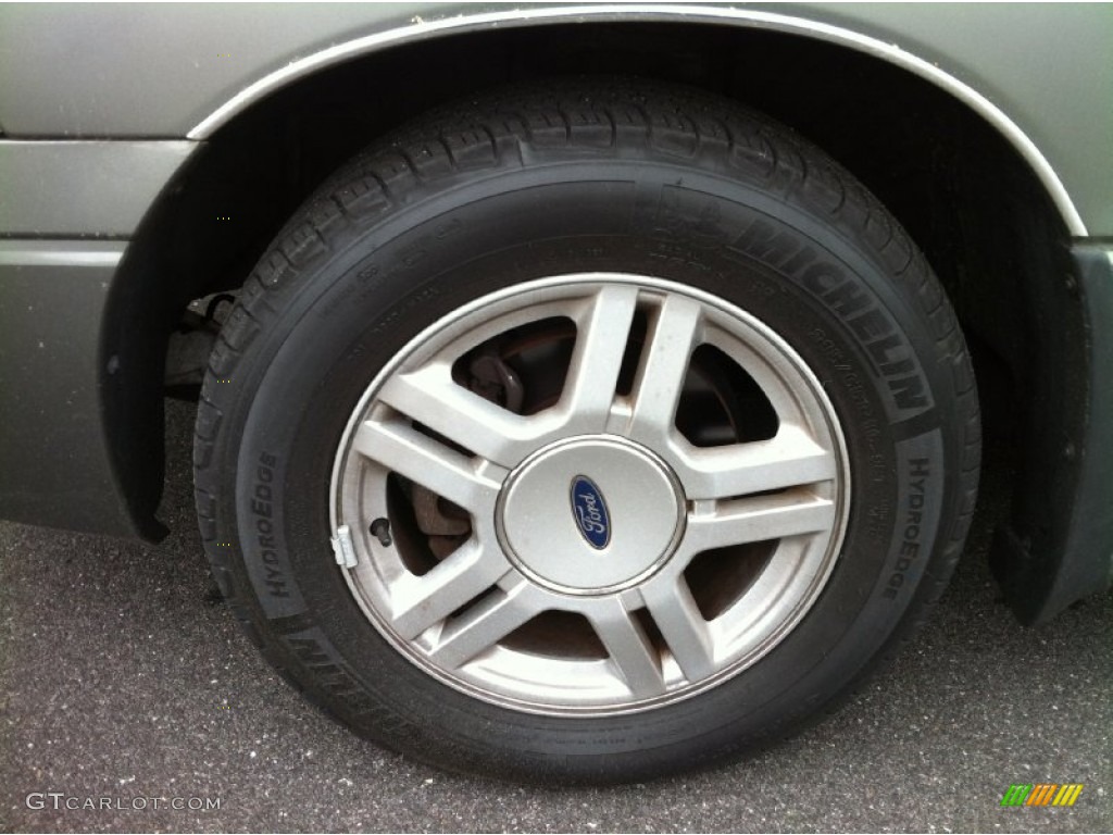 2002 Ford Windstar SE Wheel Photos