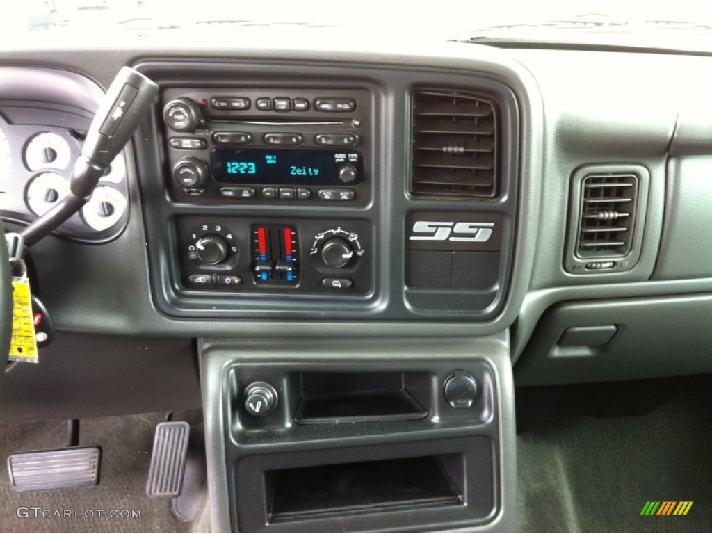 2005 Chevrolet Silverado 1500 SS Extended Cab 4x4 Controls Photo #81518430