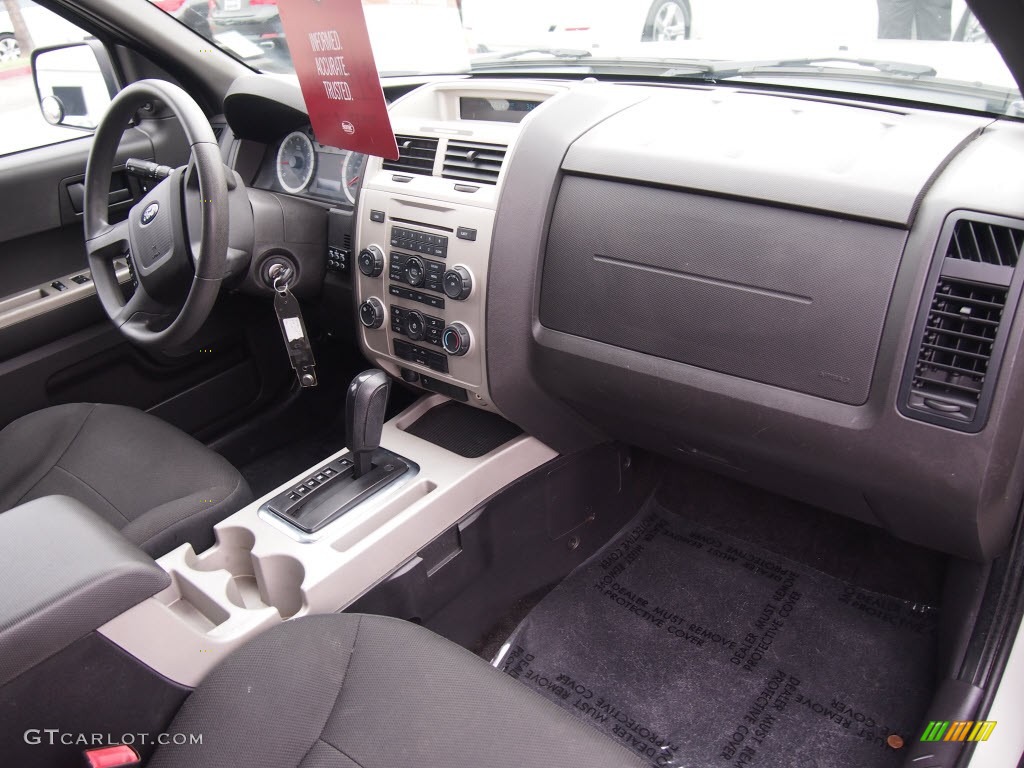 2008 Ford Escape XLT V6 Dashboard Photos