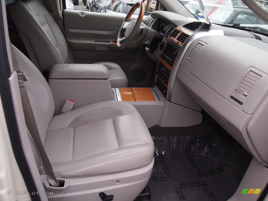 2007 Aspen Limited HEMI 4WD - Cool Vanilla White / Dark Khaki/Light Graystone photo #3