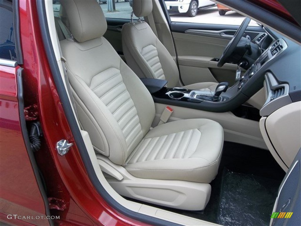 2013 Ford Fusion SE Front Seat Photo #81520977