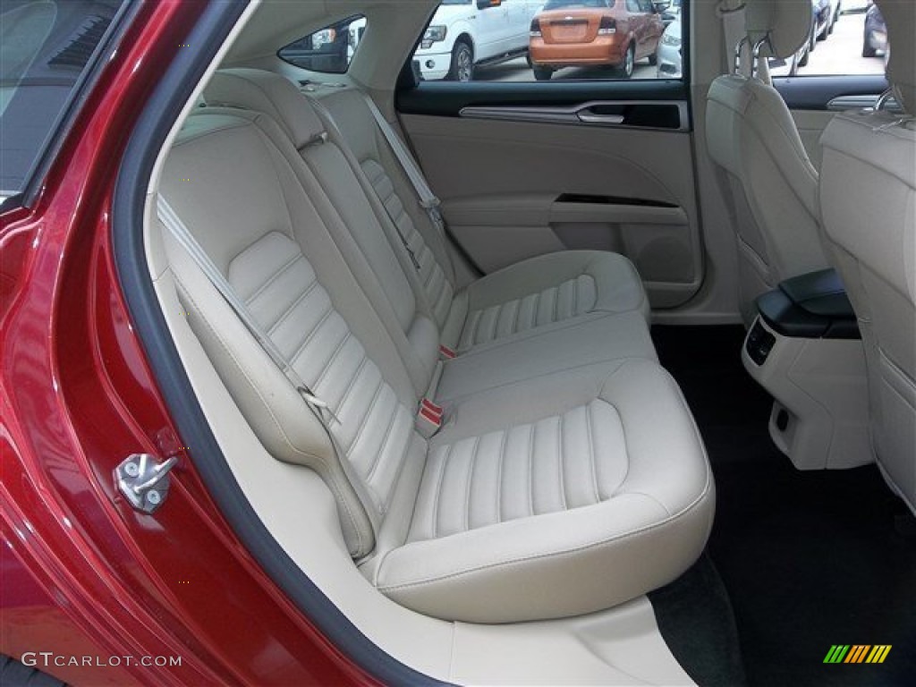 2013 Ford Fusion SE Rear Seat Photo #81521027