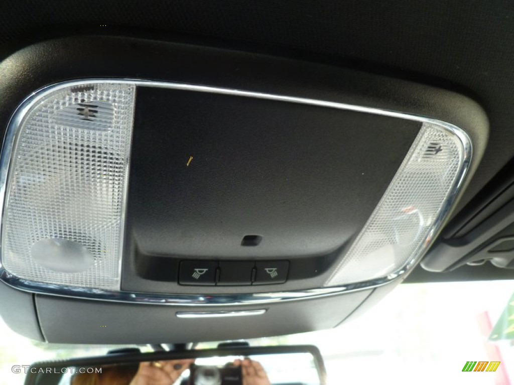 2012 300 Limited - Bright Silver Metallic / Black photo #18