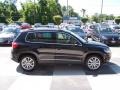 Deep Black Metallic - Tiguan SE Photo No. 3