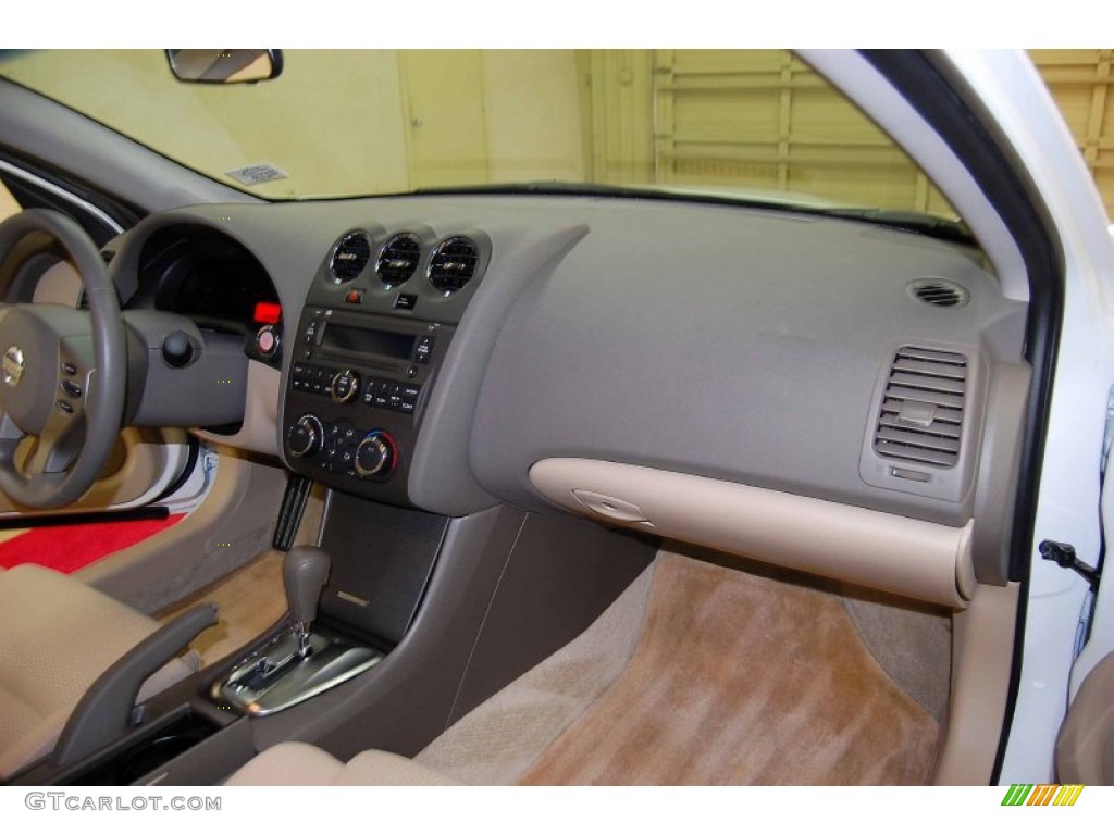 2012 Altima 2.5 S Coupe - Winter Frost White / Blonde photo #17