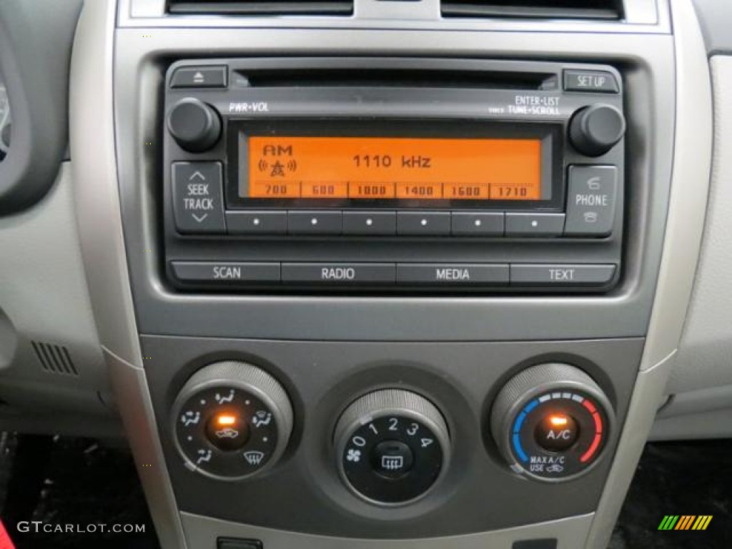 2012 Toyota Corolla LE Controls Photo #81530444