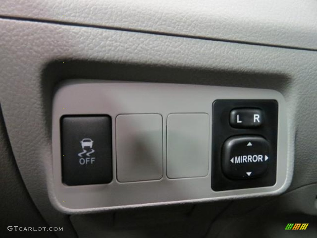 2012 Toyota Corolla LE Controls Photo #81530599