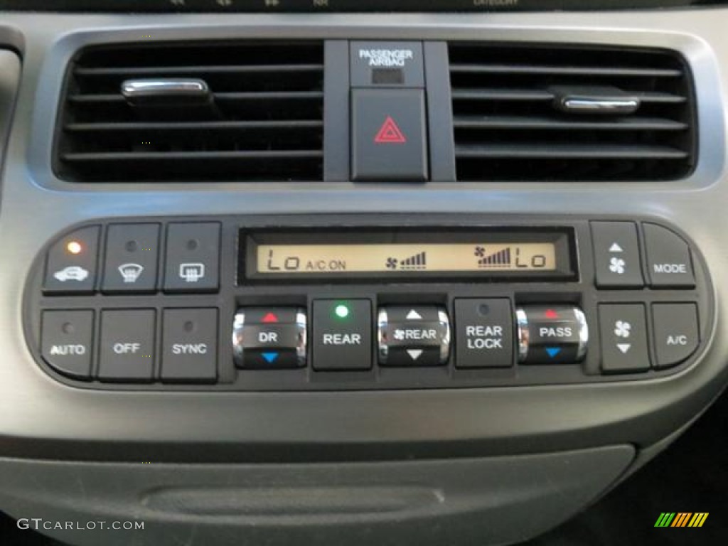 2006 Honda Odyssey EX-L Controls Photo #81531173