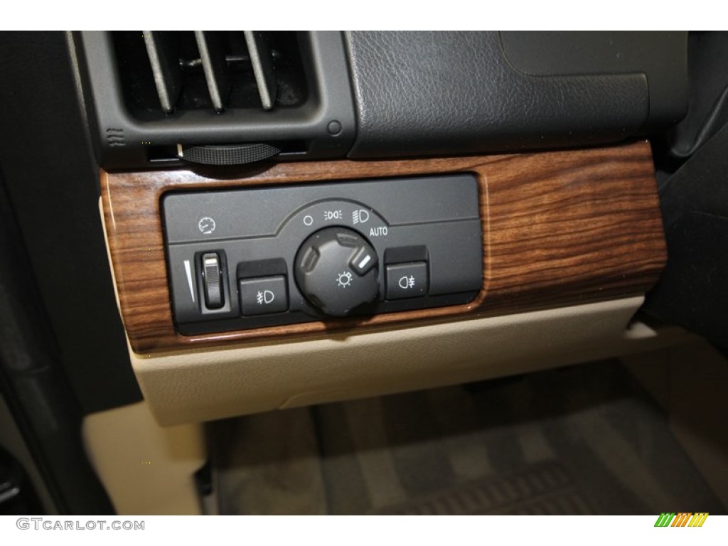 2010 Land Rover LR2 HSE Controls Photo #81531360