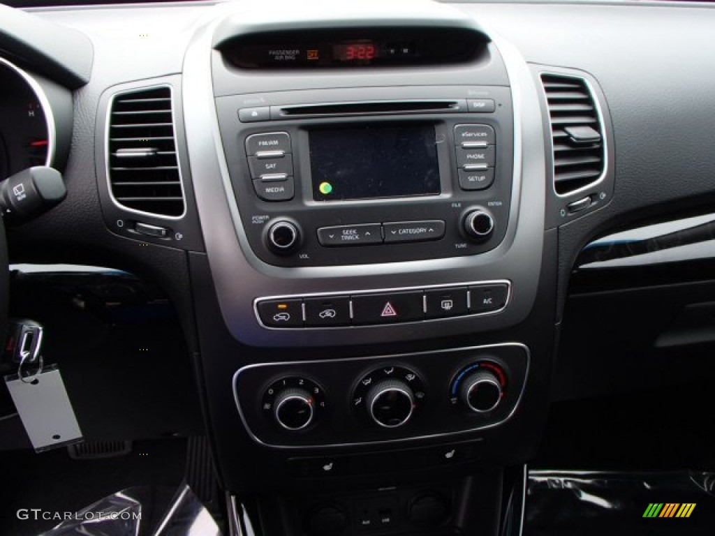 2014 Kia Sorento LX AWD Controls Photo #81532205