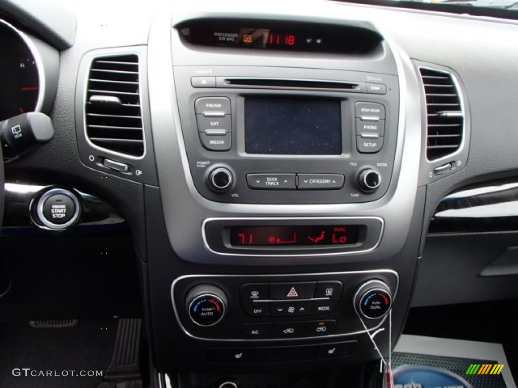2014 Kia Sorento EX V6 AWD Controls Photo #81532657
