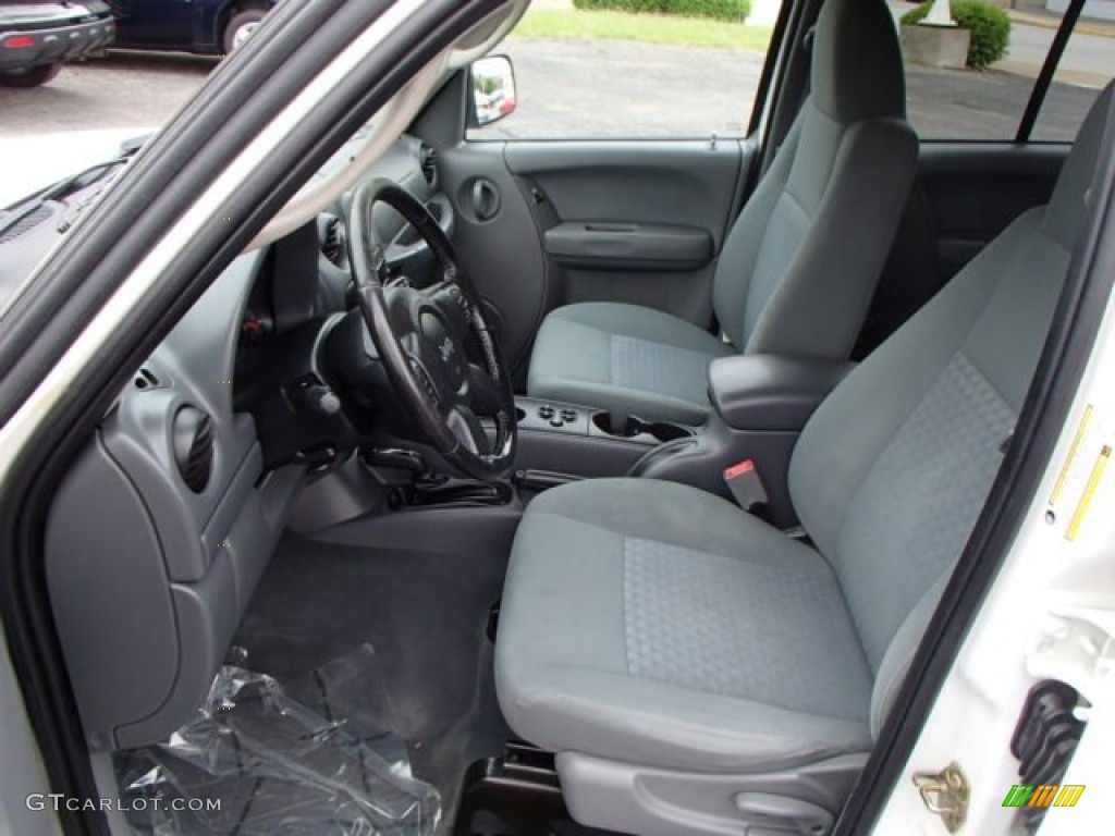 2005 Jeep Liberty Sport 4x4 Front Seat Photo #81533297