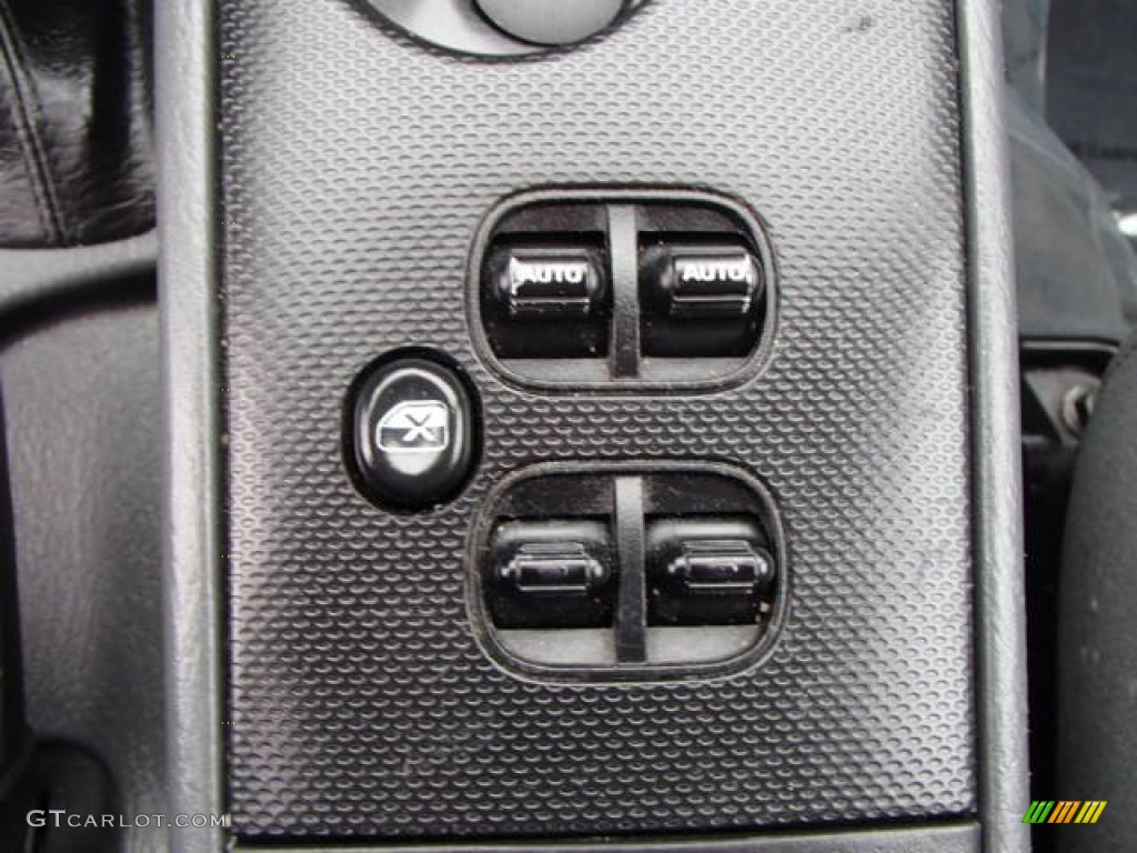 2005 Jeep Liberty Sport 4x4 Controls Photos
