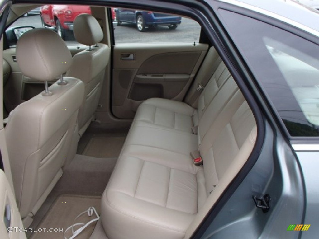 2005 Ford Five Hundred SEL AWD Rear Seat Photo #81533710