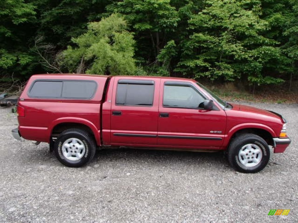 Dark Cherry Red Metallic 2002 Chevrolet S10 LS Crew Cab 4x4 Exterior Photo #81534014