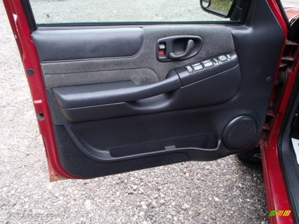 2002 Chevrolet S10 LS Crew Cab 4x4 Door Panel Photos