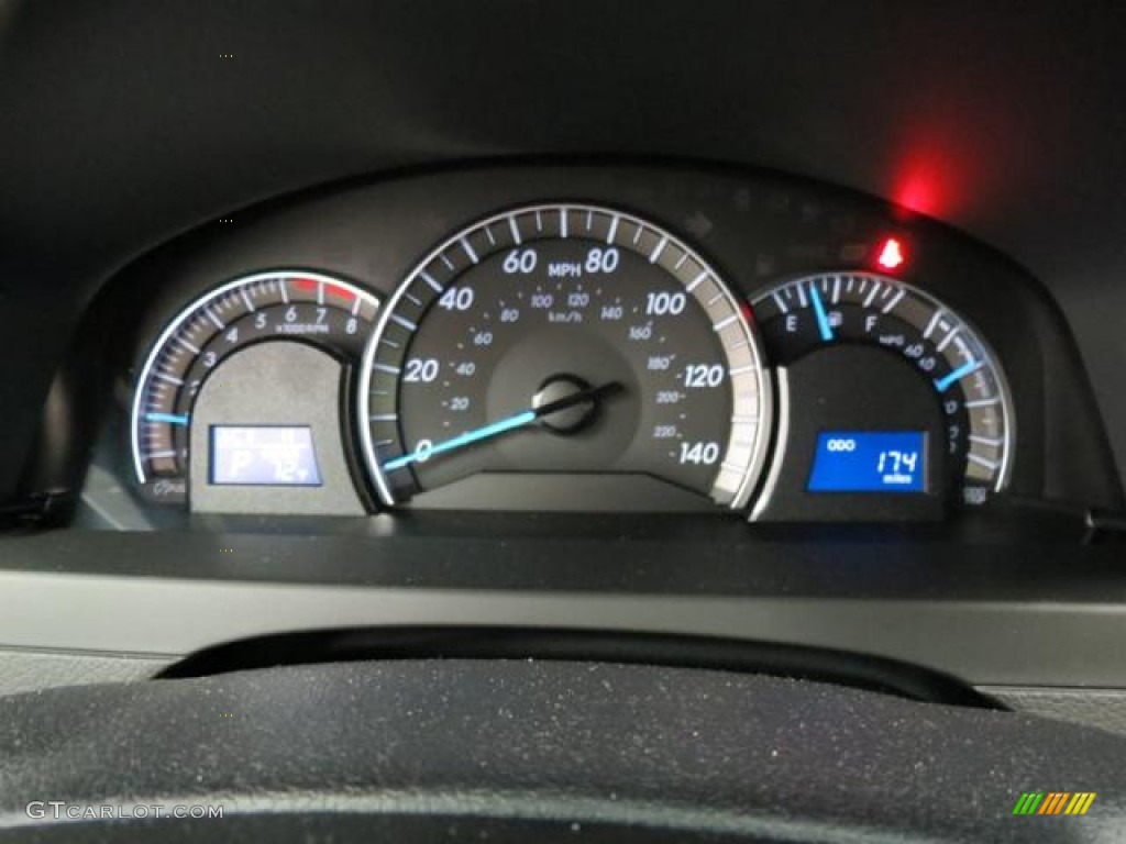 2013 Toyota Camry SE Gauges Photo #81534553