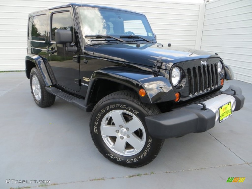 2011 Wrangler Sahara 4x4 - Black / Black photo #2