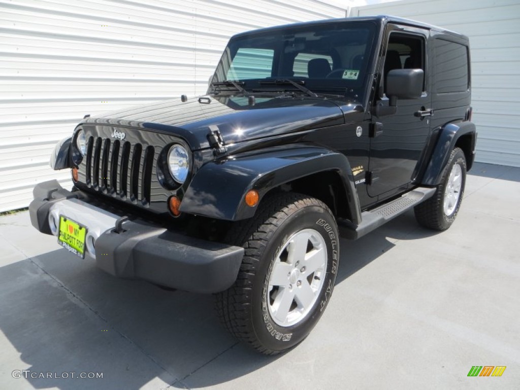 2011 Wrangler Sahara 4x4 - Black / Black photo #7