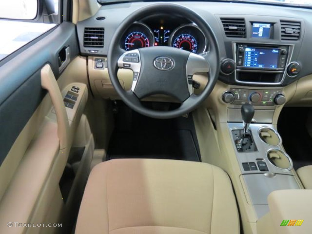 2013 Toyota Highlander Standard Highlander Model Sand Beige Dashboard Photo #81536318