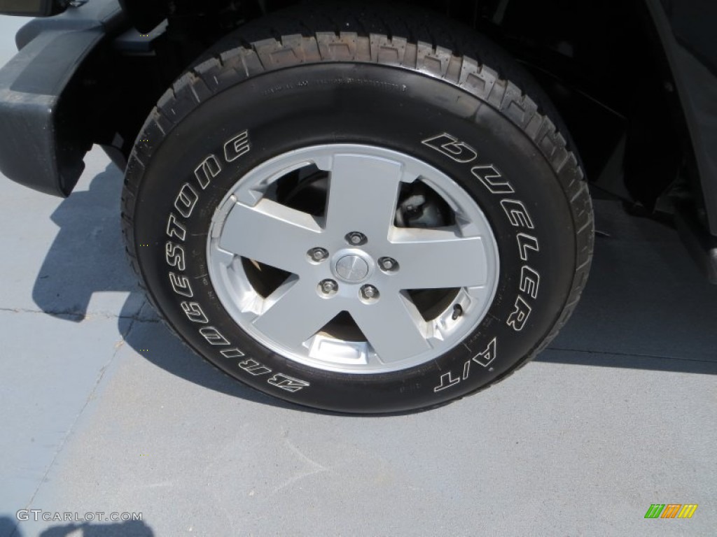 2011 Wrangler Sahara 4x4 - Black / Black photo #11