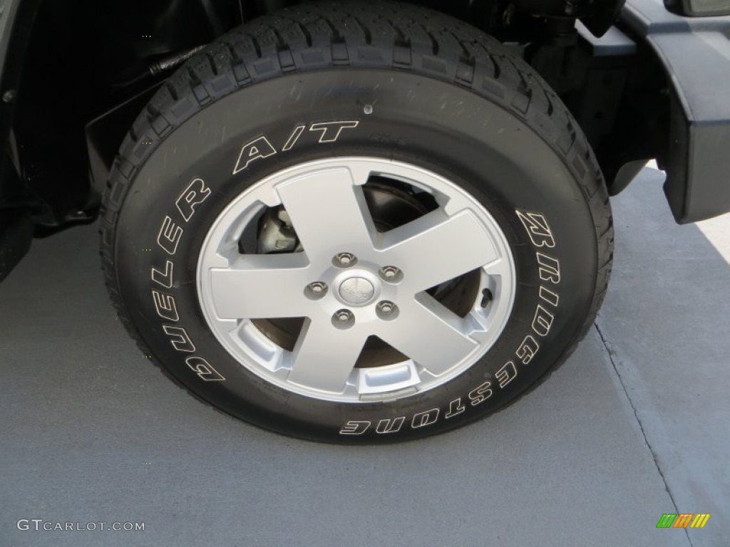 2011 Wrangler Sahara 4x4 - Black / Black photo #14