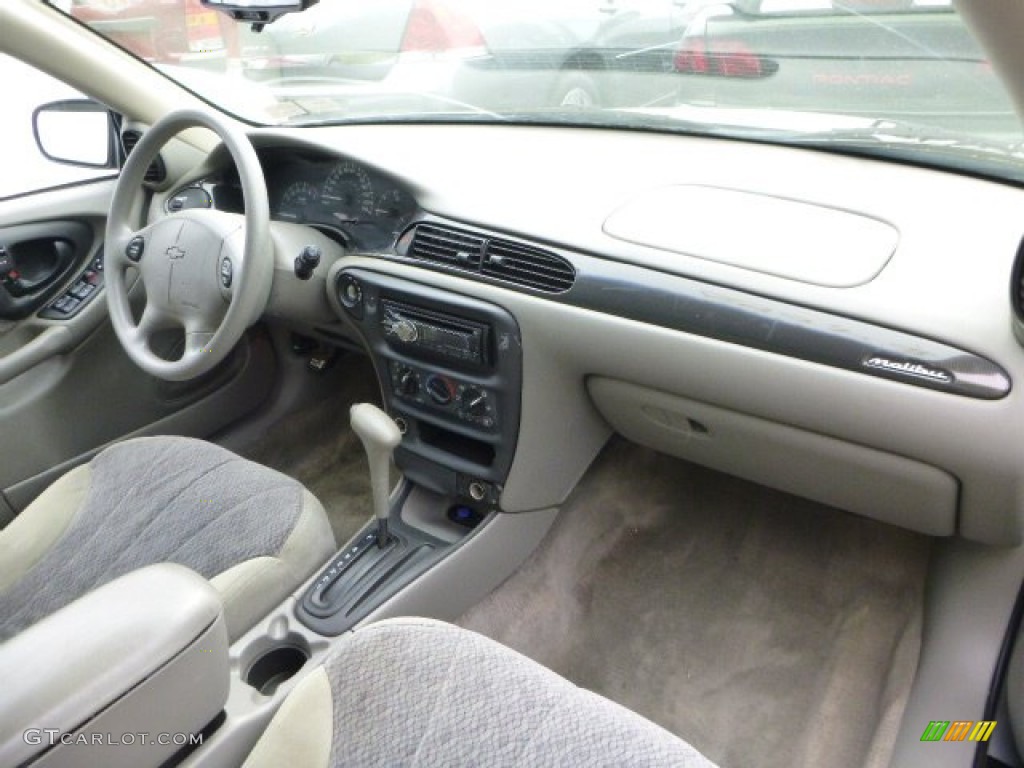 2000 Chevrolet Malibu Sedan Gray Dashboard Photo #81537242