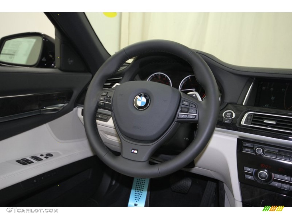2013 BMW 7 Series 740Li Sedan Steering Wheel Photos