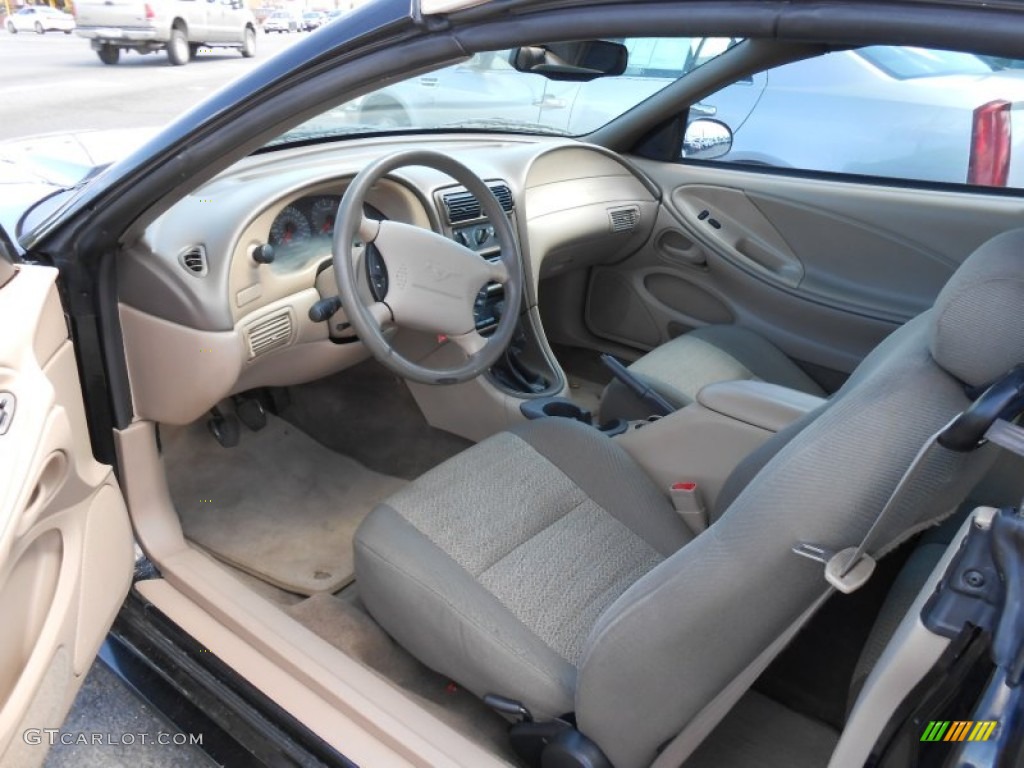 Medium Parchment Interior 2000 Ford Mustang GT Convertible Photo #81541815