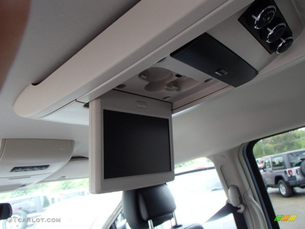 2013 Town & Country Touring - Crystal Blue Pearl / Black/Light Graystone photo #15