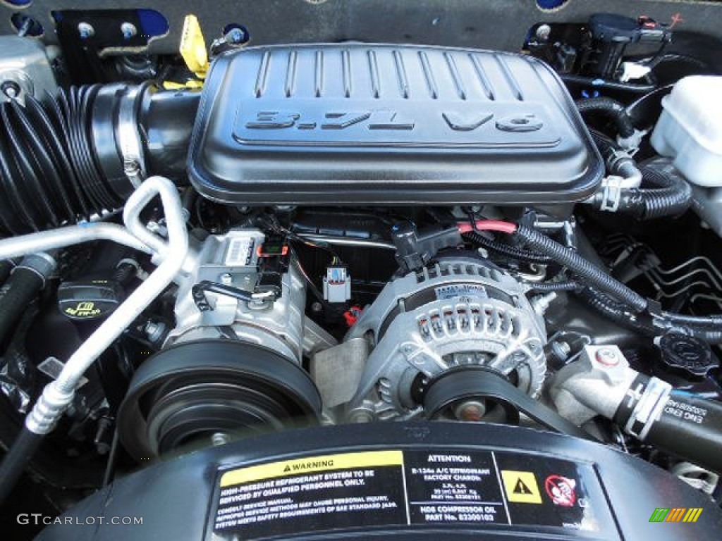 2009 Dodge Dakota ST Crew Cab Engine Photos