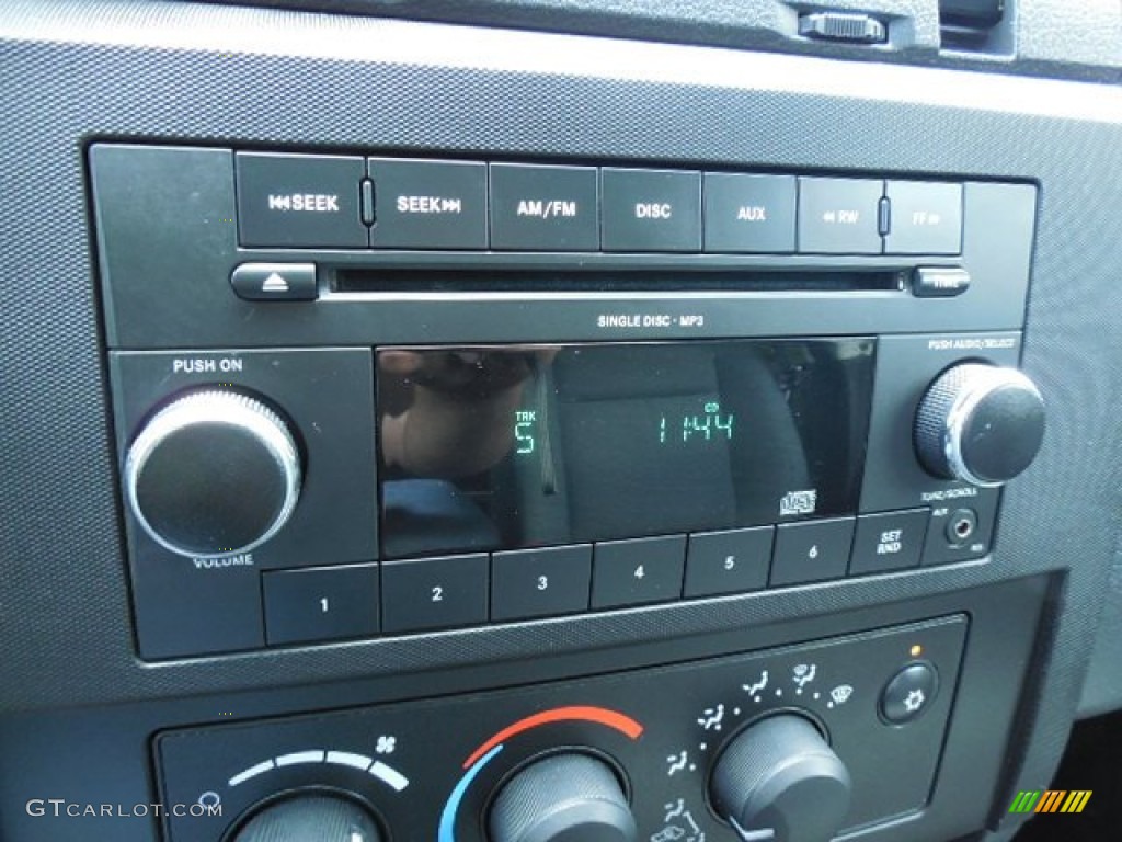 2009 Dodge Dakota ST Crew Cab Audio System Photos