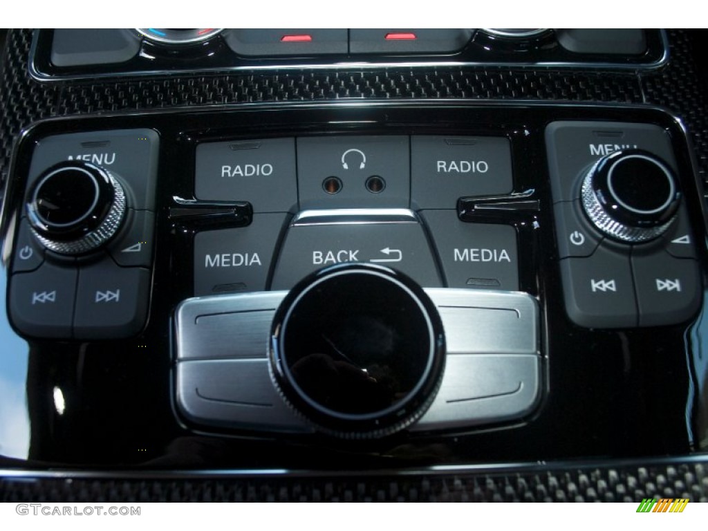 2013 Audi S8 4.0 TFSI quattro Sedan Controls Photo #81551904