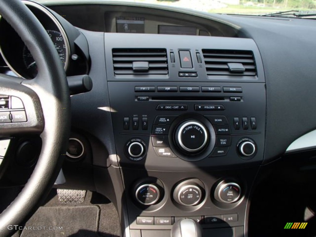 2012 MAZDA3 s Touring 4 Door - Liquid Silver Metallic / Black photo #17