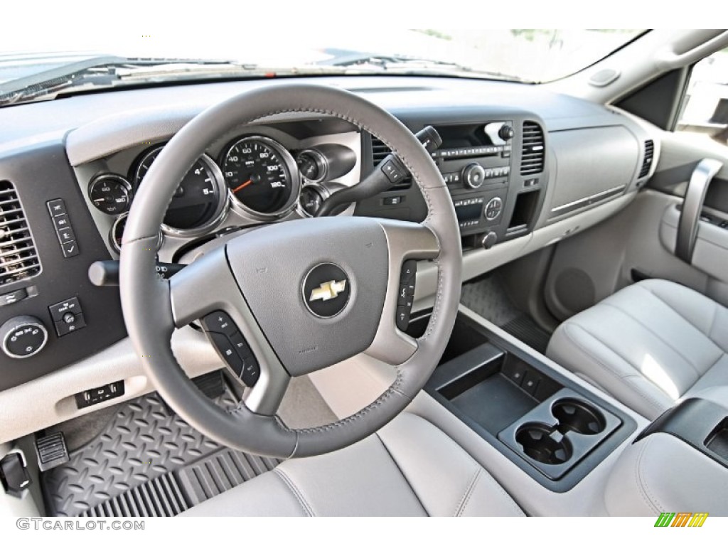 2013 Chevrolet Silverado 2500HD LT Crew Cab 4x4 Dashboard Photos