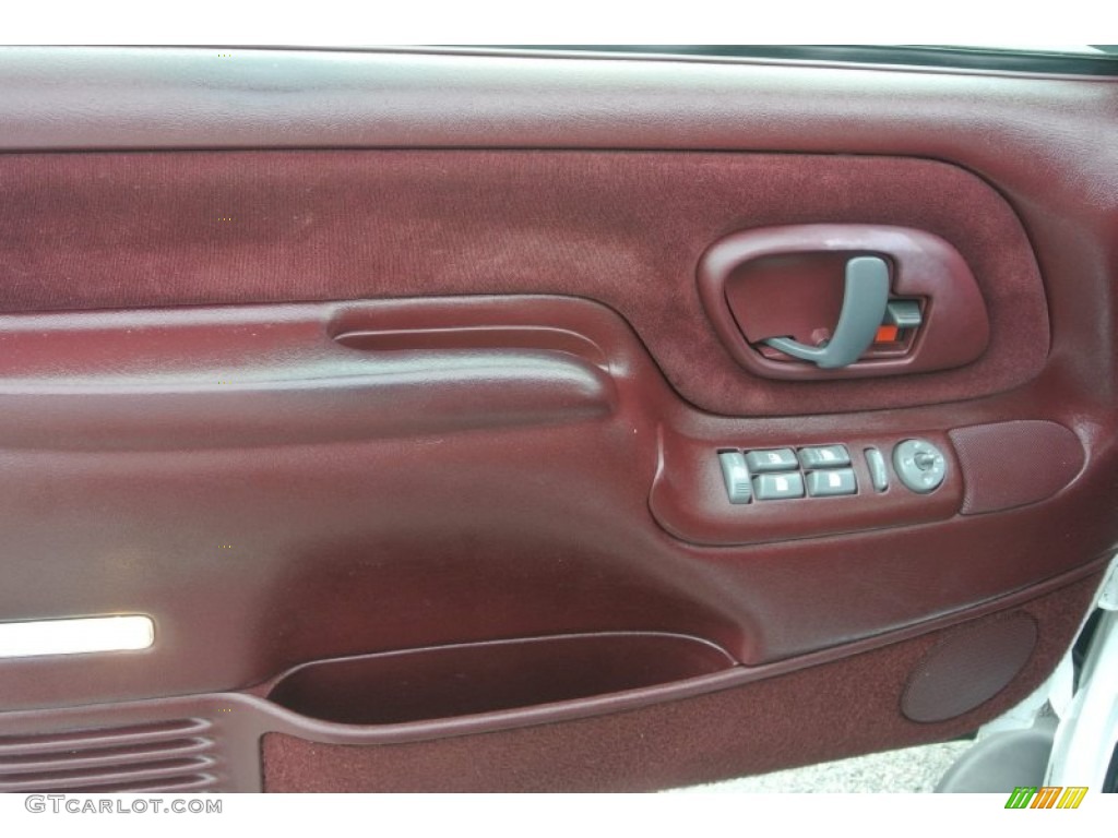 1998 GMC Suburban 1500 4x4 Red Door Panel Photo #81558039