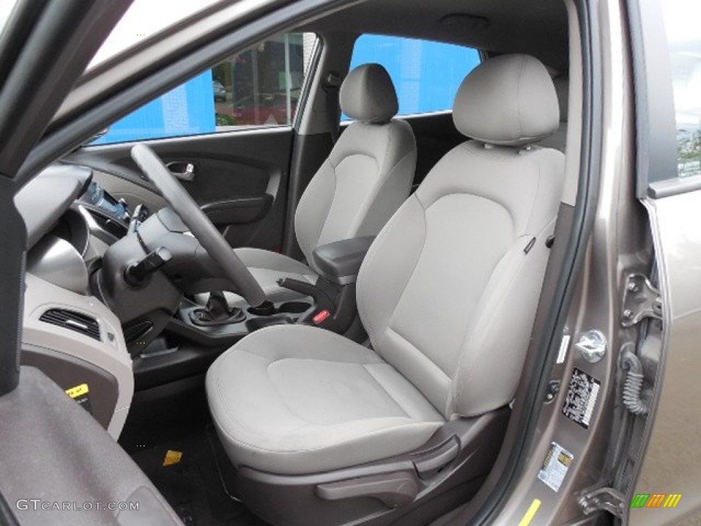 Taupe Interior 2011 Hyundai Tucson GL Photo #81559224