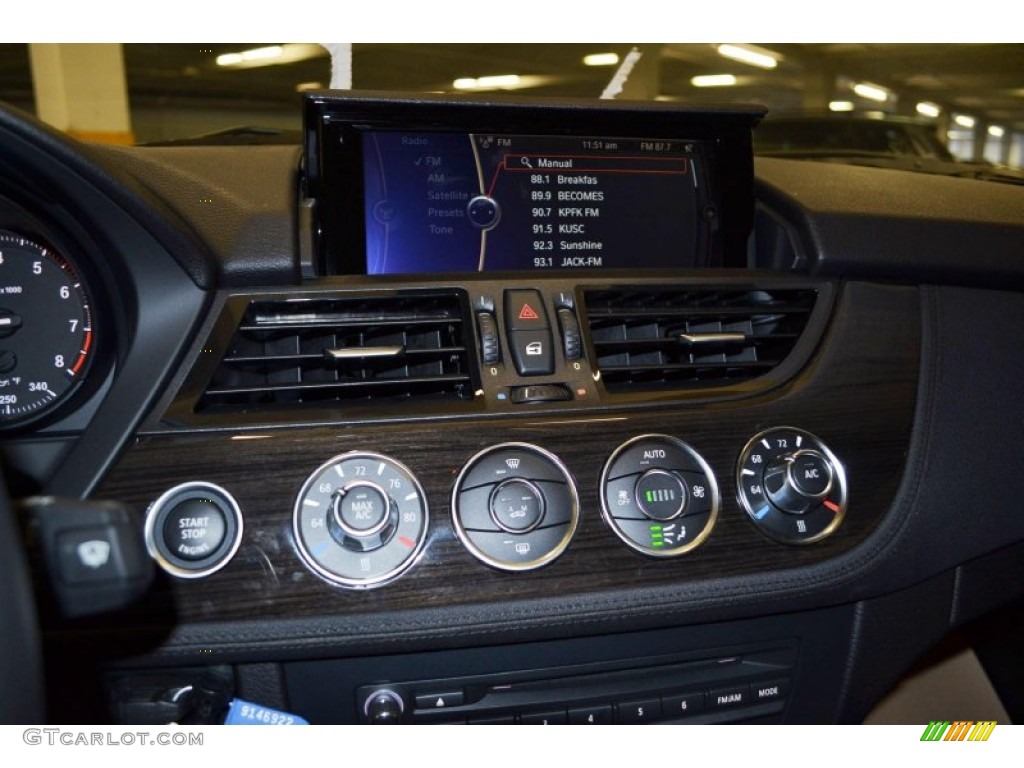 2014 BMW Z4 sDrive28i Controls Photo #81561691
