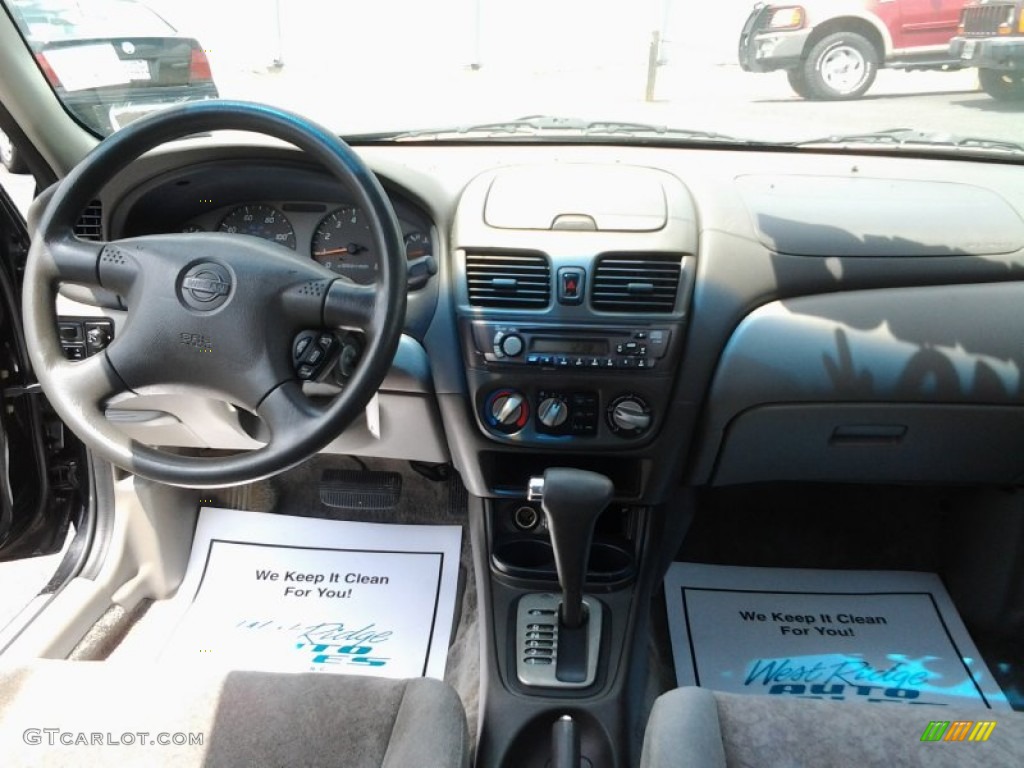 2000 Sentra GXE - Super Black / Stone photo #11
