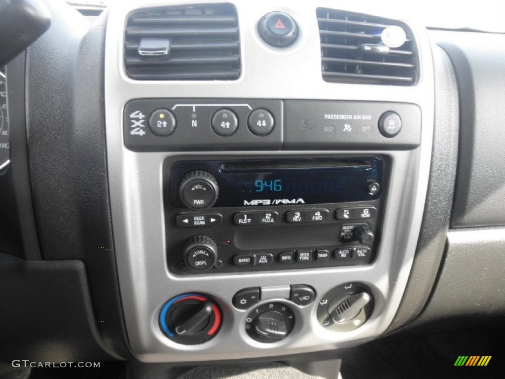 2009 Chevrolet Colorado LT Extended Cab 4x4 Controls Photo #81564812
