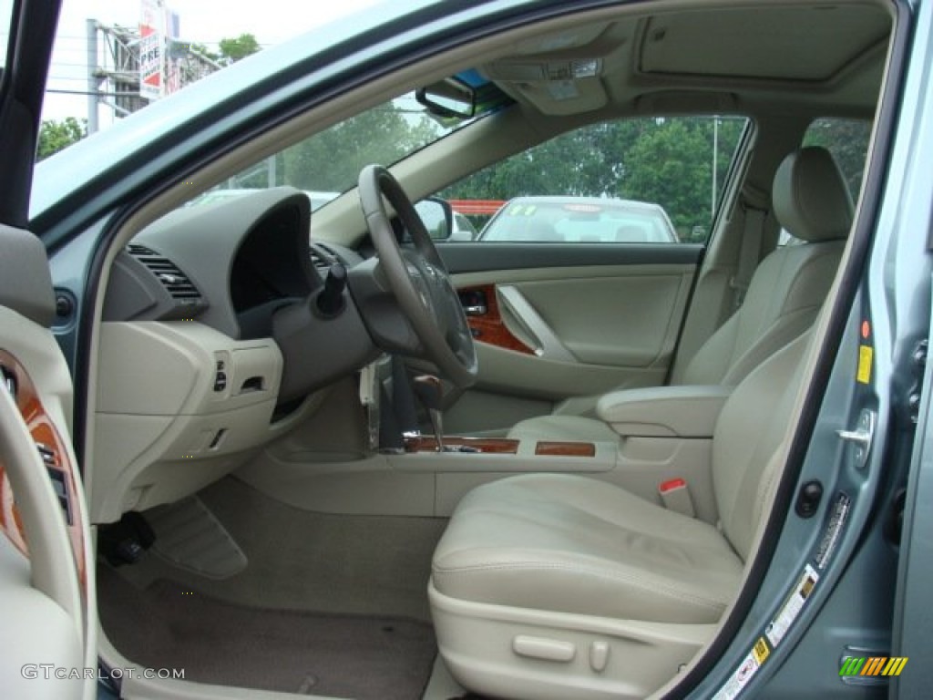 Bisque Interior 2011 Toyota Camry XLE Photo #81564984