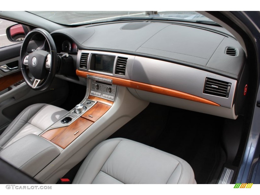 2009 Jaguar XF Luxury Dashboard Photos