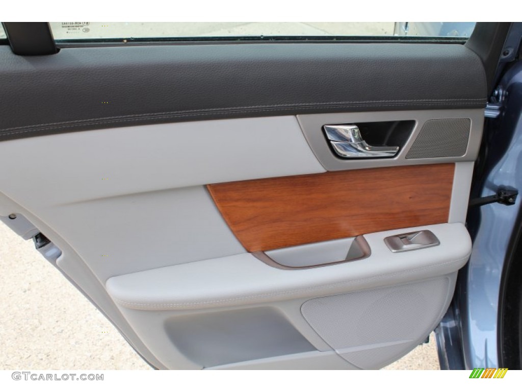 2009 Jaguar XF Luxury Dove/Charcoal Door Panel Photo #81566700