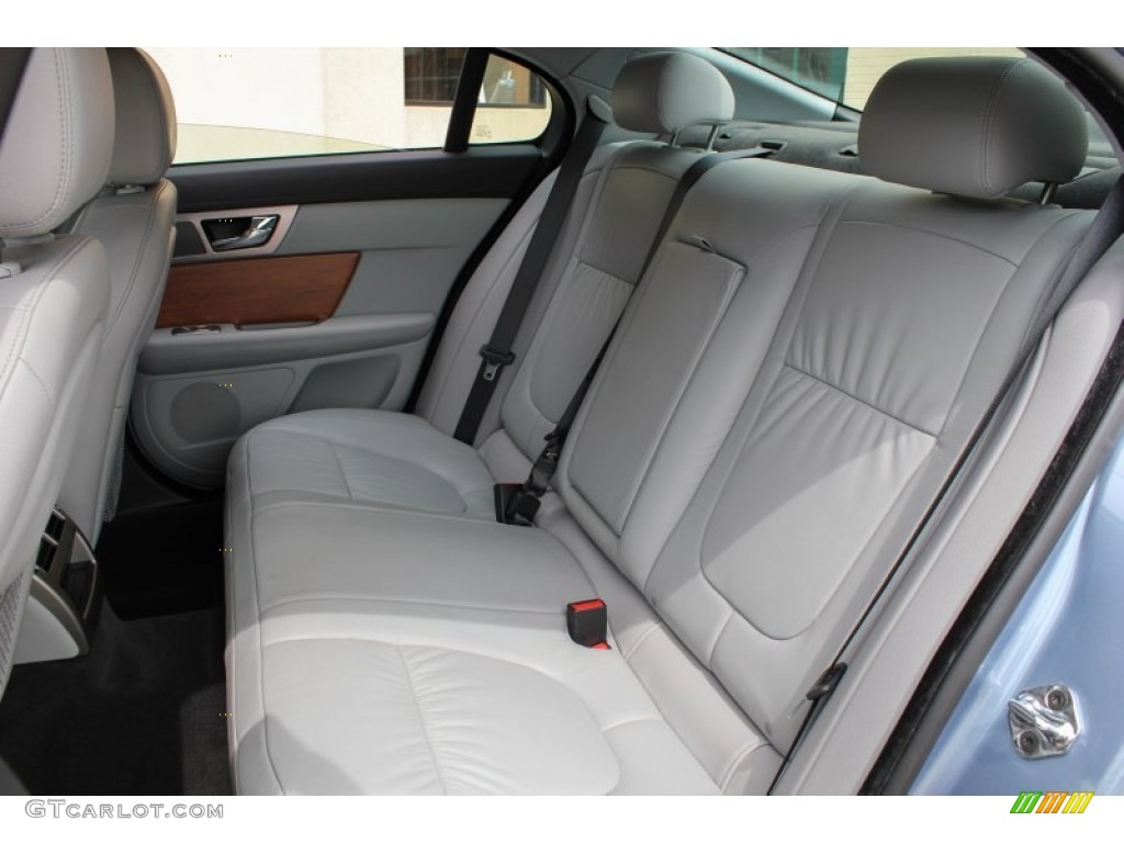 2009 Jaguar XF Luxury Rear Seat Photos