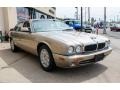 Topaz Metallic - XJ XJ8 Photo No. 8