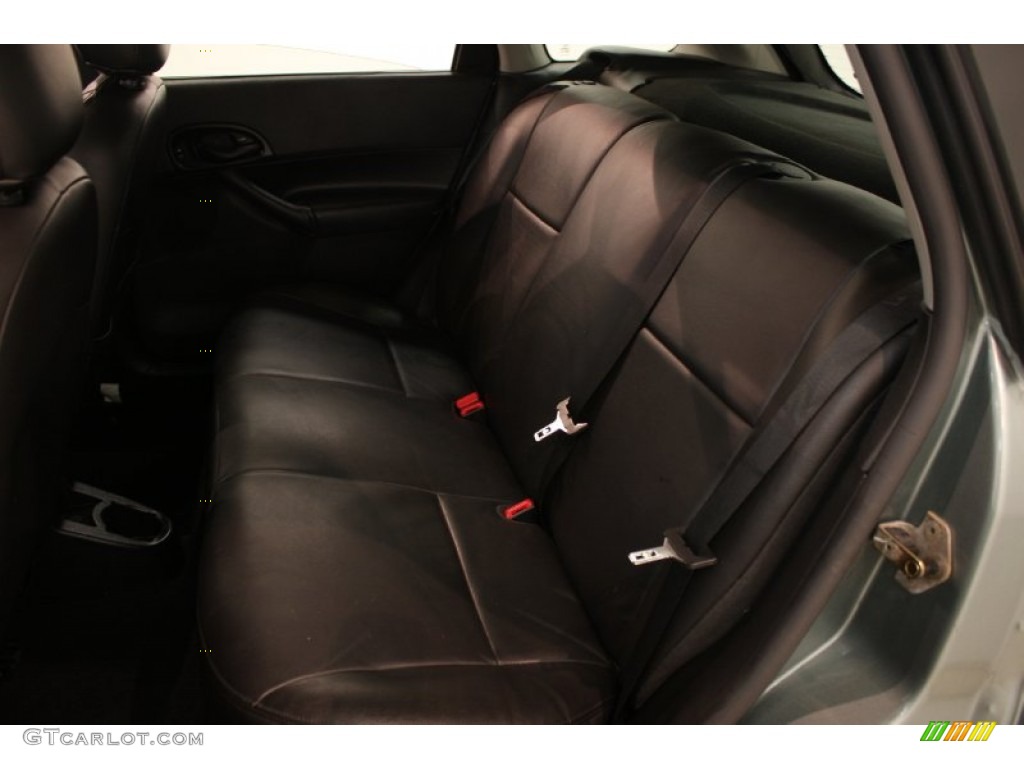 2005 Focus ZX5 SES Hatchback - Light Tundra Metallic / Charcoal/Charcoal photo #12